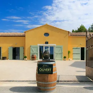 Domaine De L'olibaou 2*, Venelles Francia